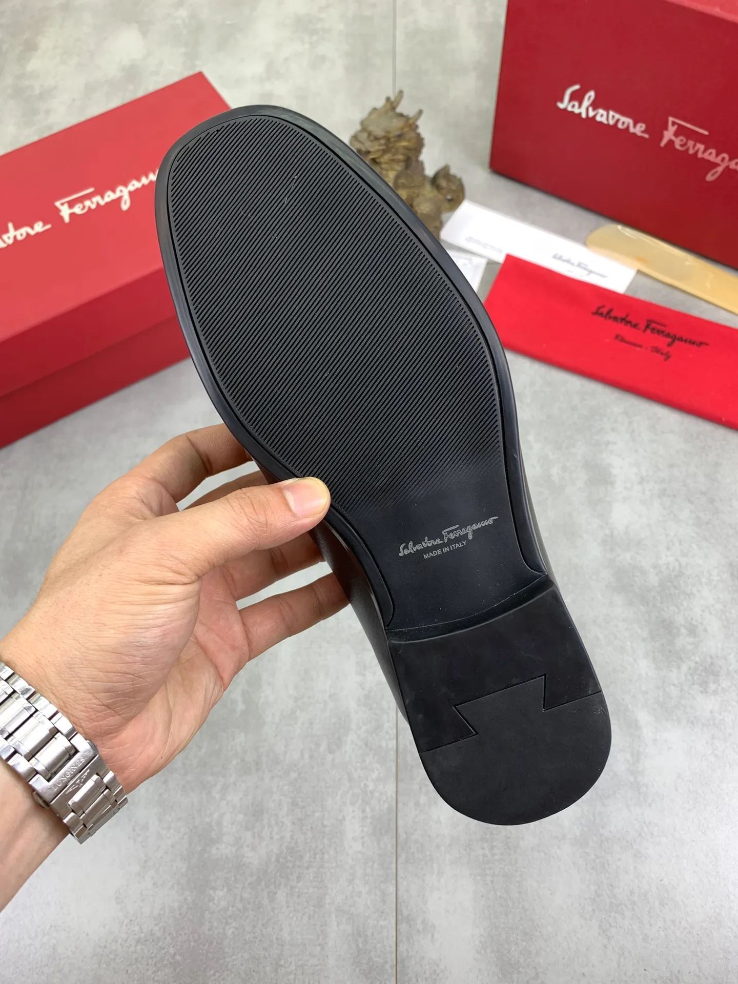 Men's Men's Shoes 💰P460💰[New Style] Water-dyed Niuli 🆘[Salvatore Ferragamo] Ferragamo's latest casual business leather shoes for men! Available at counters simultaneously! The fabric is made of specially imported original calfskin, and the interior is made of imported water-dyed cowhide. It is absolutely luxurious and leads the fashion trend. Matching code: 38-45; 3⃣️ colors available